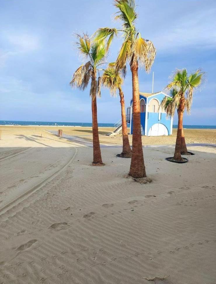 Mobil De Marine Camping Port-la-Nouvelle